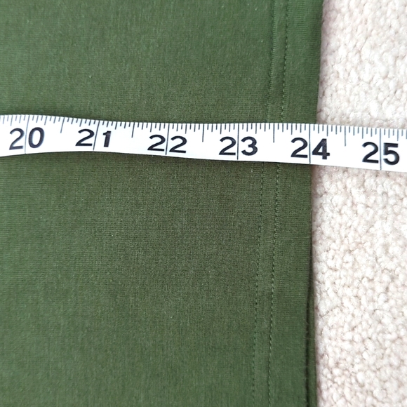 Buttercream Clothing forest green v-neck long sleeve tee XS - Picture 6 of 8